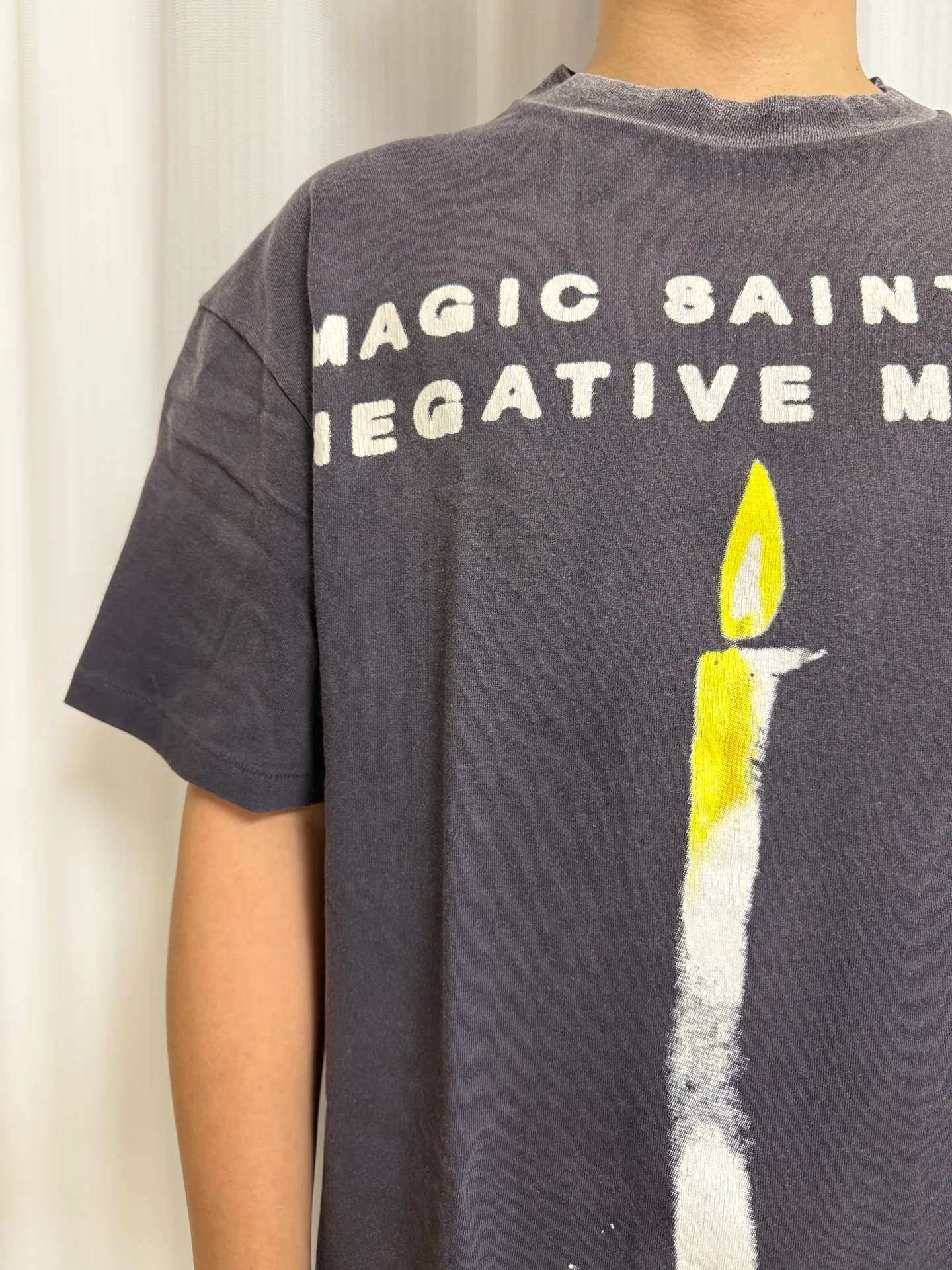 SAINT Mxxxxxx CANDLE SS TEE/BLK Slogan candle distressed TEE Little angel short sleeves on the back Washed in black S-XL Same as the original version Cylindrical side seam OE yarn fabric Garment dyeing Fade in heavy washes Fade with horse plaster on the bust Correct version matching Original version accessories Original level printing restoration